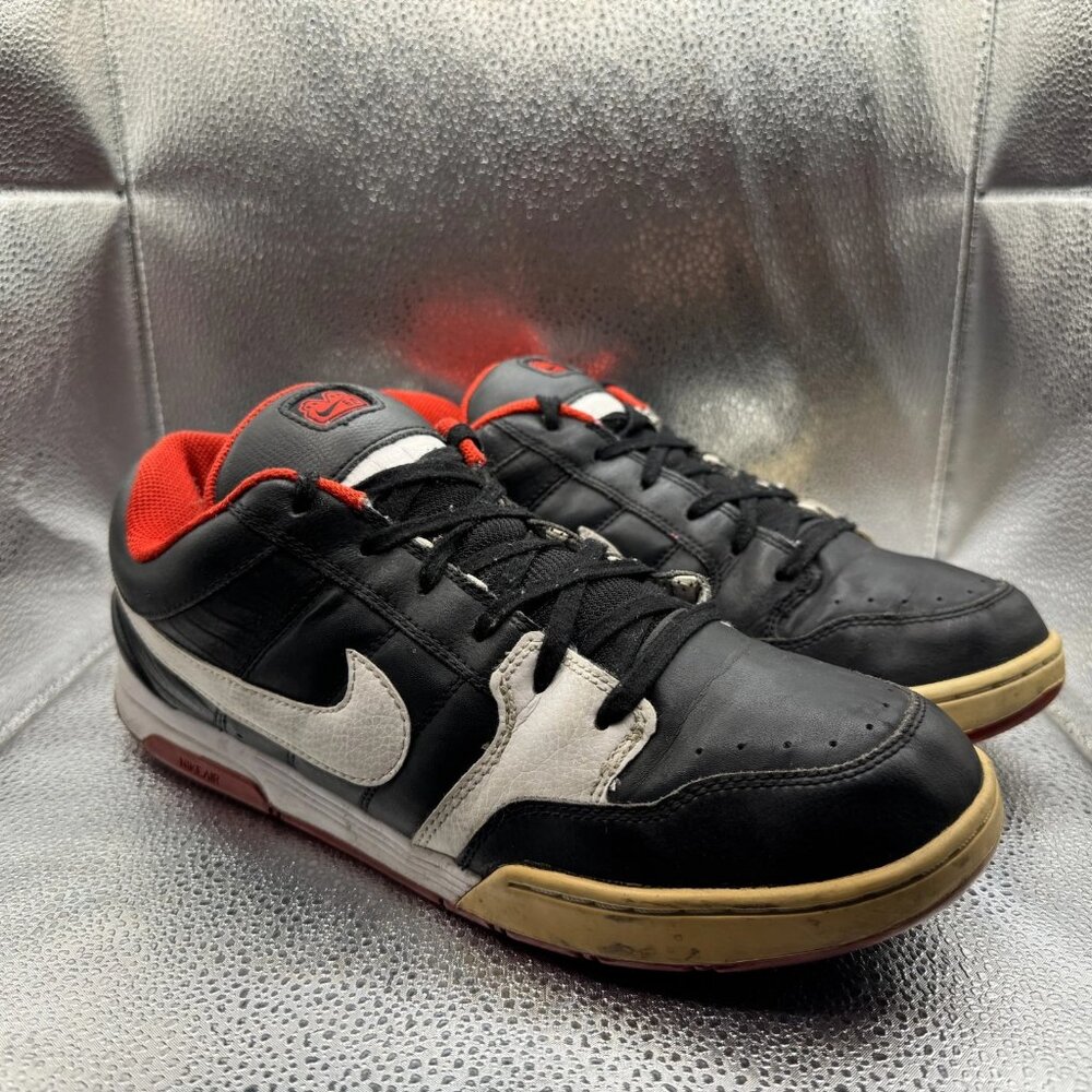 Size 11 Nike 6.0 Mogan Jr.‎ Black White Red Mens Lace-Up Skate Shoes 311839-014